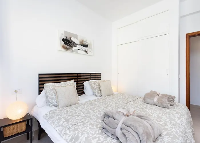 Home2book Atlantic View Cristianos * ארונה